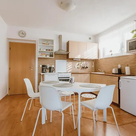 아파트 Apartman Talas